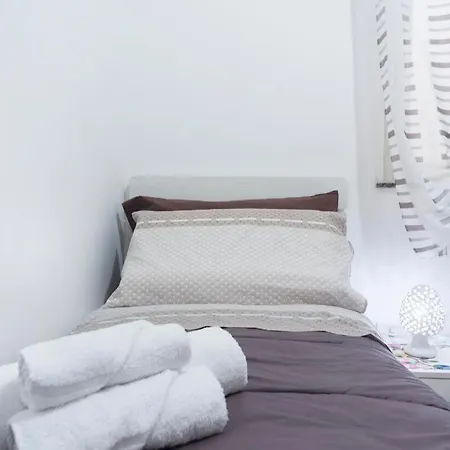 Nina - Selfcheck-in * Canicattini Bagni