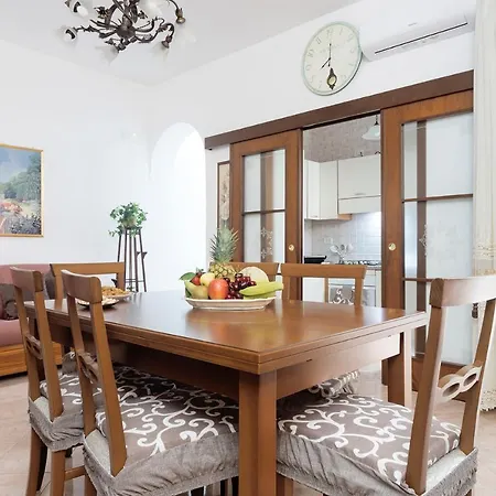 Nina - Selfcheck-in Lägenhet